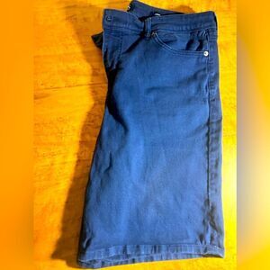 Chaps Bermuda shorts, navy blue, excellent condition, size 12